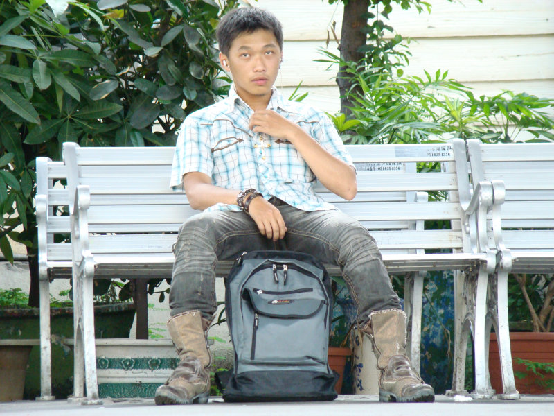 月台旅客特寫2007台中火車站台灣鐵路旅遊攝影