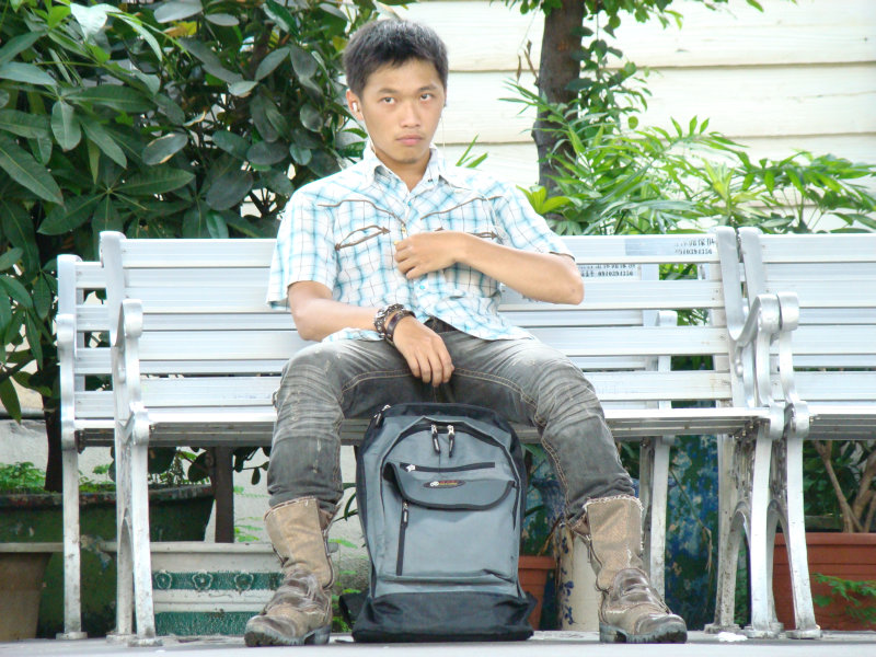 月台旅客特寫2007台中火車站台灣鐵路旅遊攝影