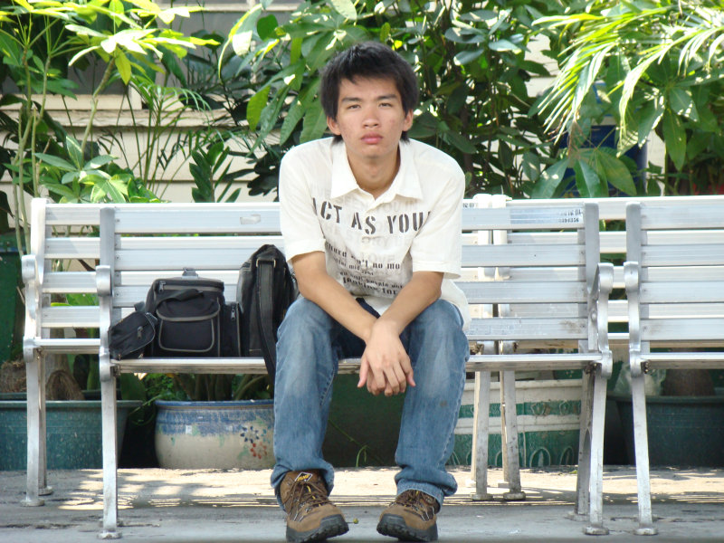 月台旅客特寫2007台中火車站台灣鐵路旅遊攝影