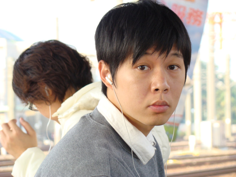 月台旅客特寫2007台中火車站台灣鐵路旅遊攝影