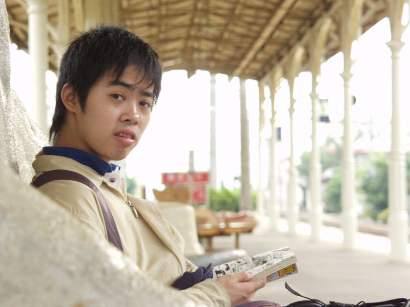 月台旅客特寫2007台中火車站台灣鐵路旅遊攝影