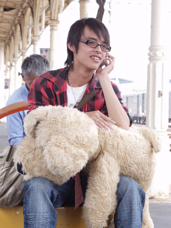 月台旅客特寫2007台中火車站台灣鐵路旅遊攝影