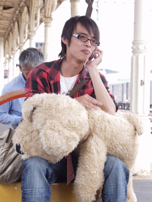 月台旅客特寫2007台中火車站台灣鐵路旅遊攝影