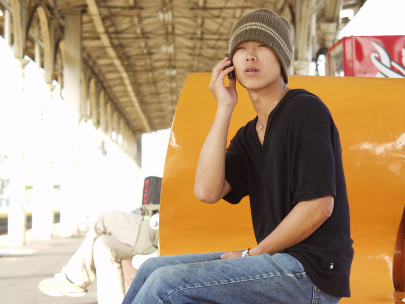 月台旅客特寫2007台中火車站台灣鐵路旅遊攝影