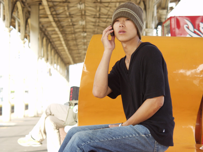 月台旅客特寫2007台中火車站台灣鐵路旅遊攝影