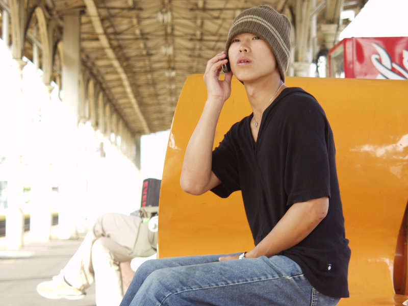 月台旅客特寫2007台中火車站台灣鐵路旅遊攝影