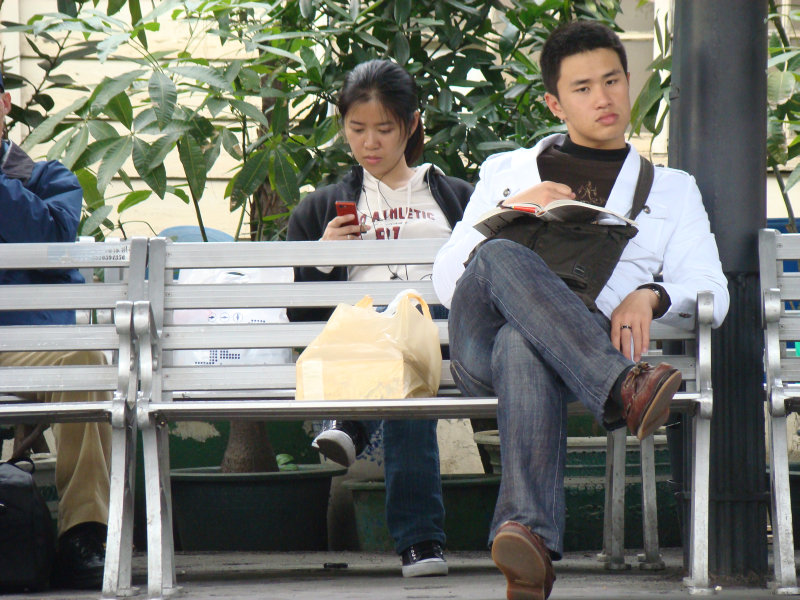 月台旅客特寫2008台中火車站台灣鐵路旅遊攝影