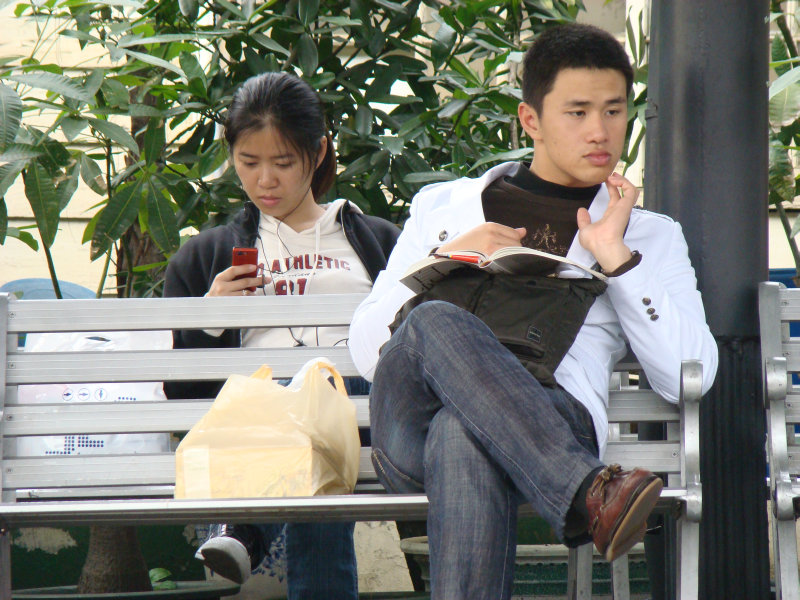 月台旅客特寫2008台中火車站台灣鐵路旅遊攝影