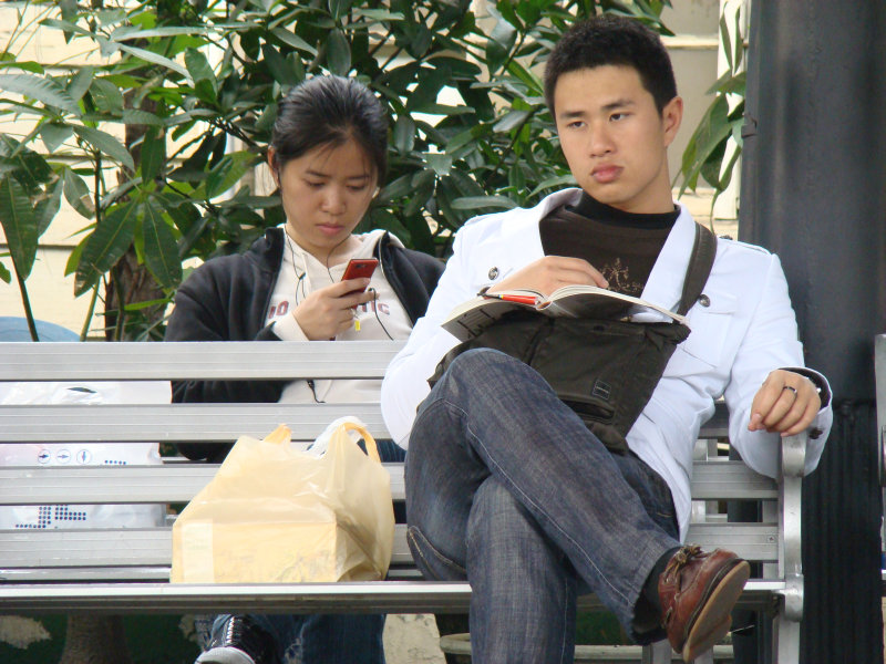 月台旅客特寫2008台中火車站台灣鐵路旅遊攝影