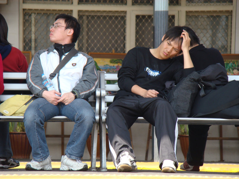 月台旅客特寫2008台中火車站台灣鐵路旅遊攝影