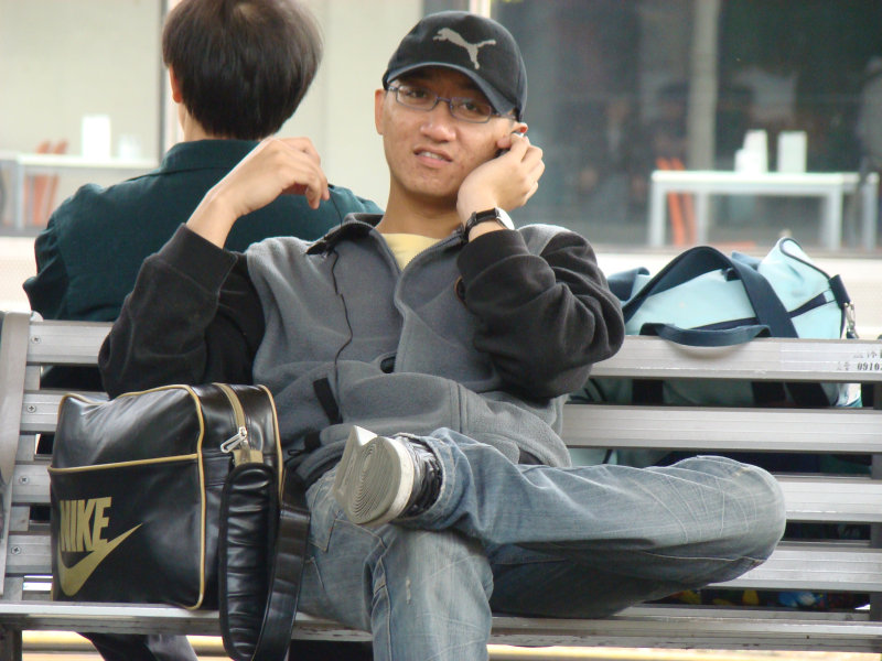 月台旅客特寫2008台中火車站台灣鐵路旅遊攝影