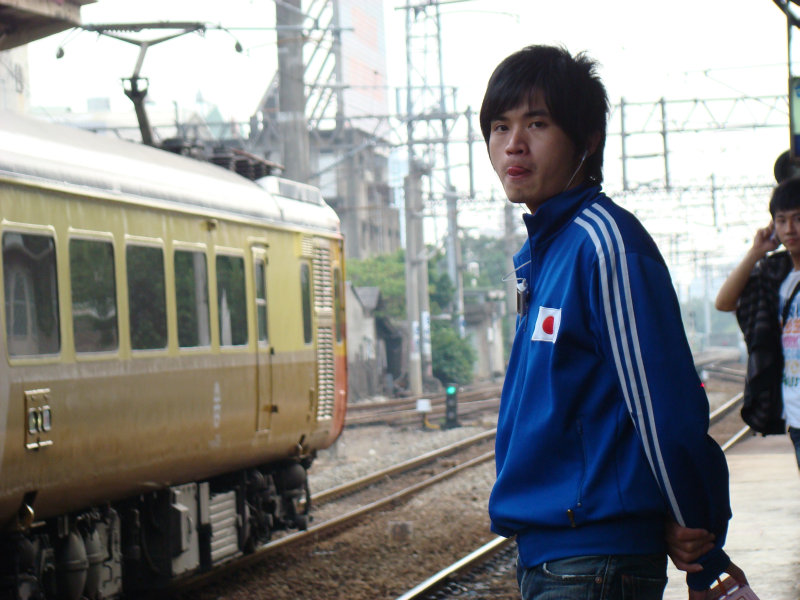 月台旅客特寫2008台中火車站台灣鐵路旅遊攝影