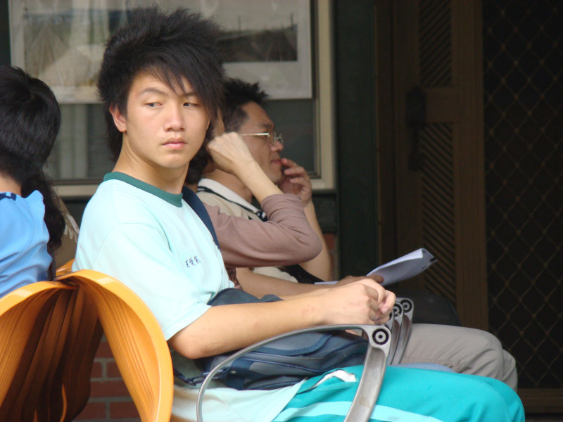 月台旅客特寫2008台中火車站台灣鐵路旅遊攝影