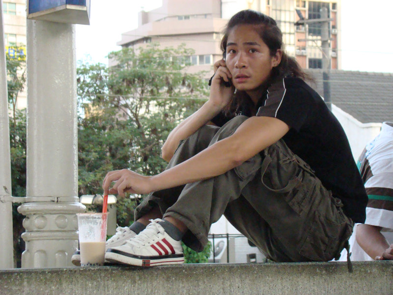 月台旅客特寫2008台中火車站台灣鐵路旅遊攝影