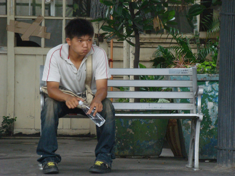 月台旅客特寫2009台中火車站台灣鐵路旅遊攝影