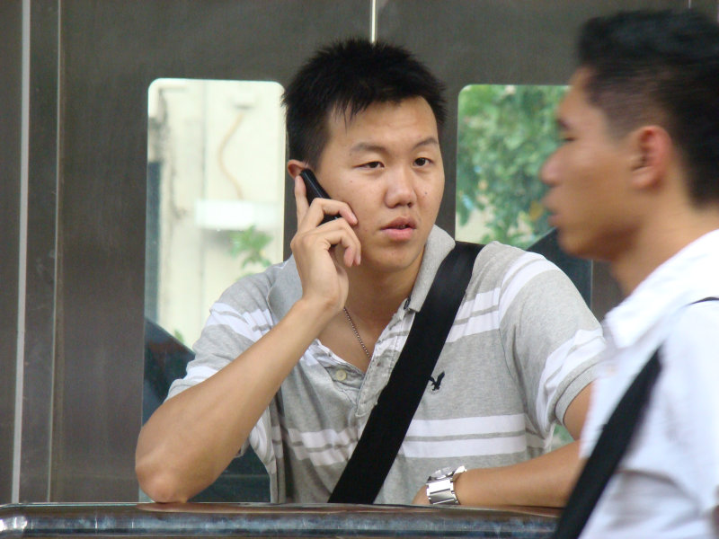 月台旅客特寫2009台中火車站台灣鐵路旅遊攝影