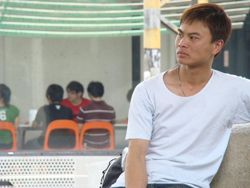 月台旅客特寫2009台中火車站台灣鐵路旅遊攝影