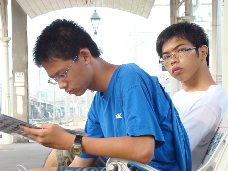 月台旅客特寫2009台中火車站台灣鐵路旅遊攝影