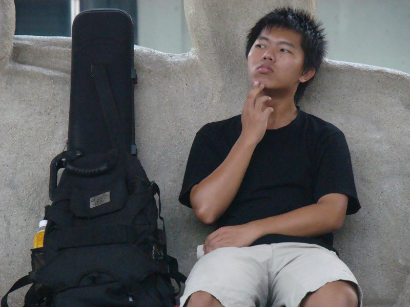 月台旅客特寫2009台中火車站台灣鐵路旅遊攝影