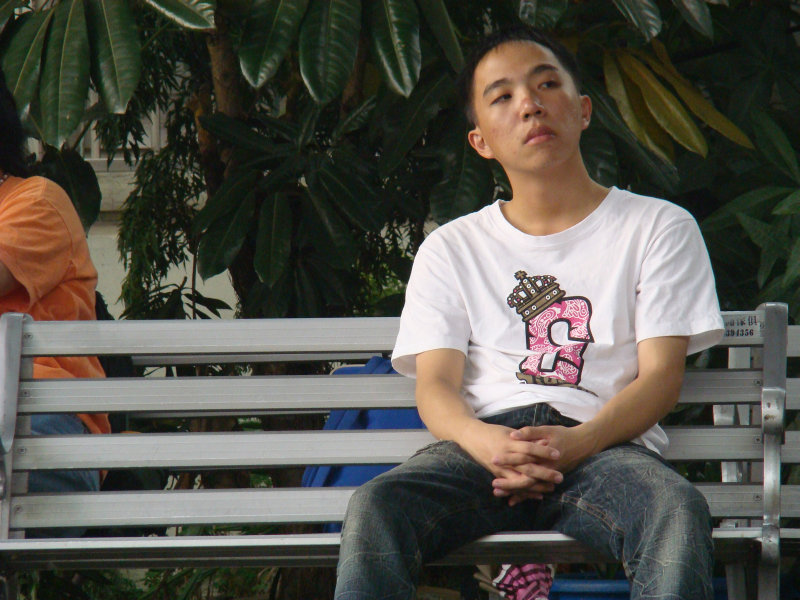 月台旅客特寫2009台中火車站台灣鐵路旅遊攝影