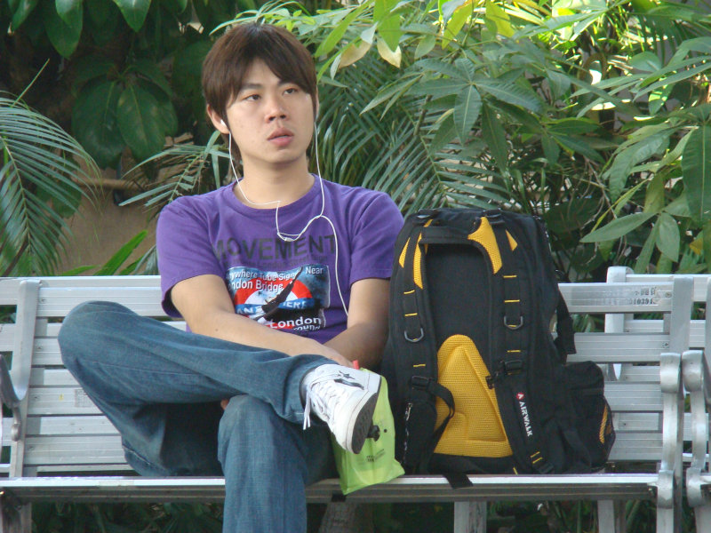 月台旅客特寫2009台中火車站台灣鐵路旅遊攝影