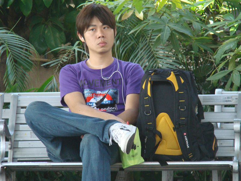 月台旅客特寫2009台中火車站台灣鐵路旅遊攝影