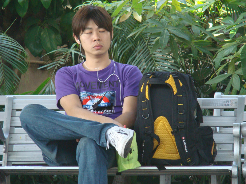 月台旅客特寫2009台中火車站台灣鐵路旅遊攝影