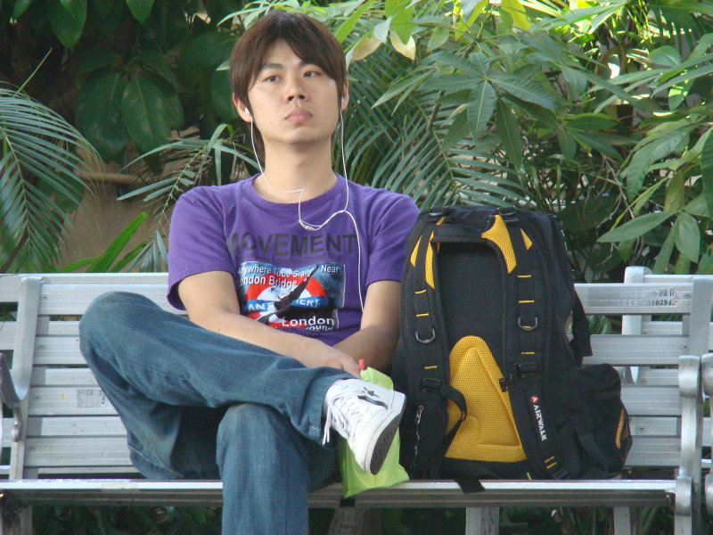 月台旅客特寫2009台中火車站台灣鐵路旅遊攝影