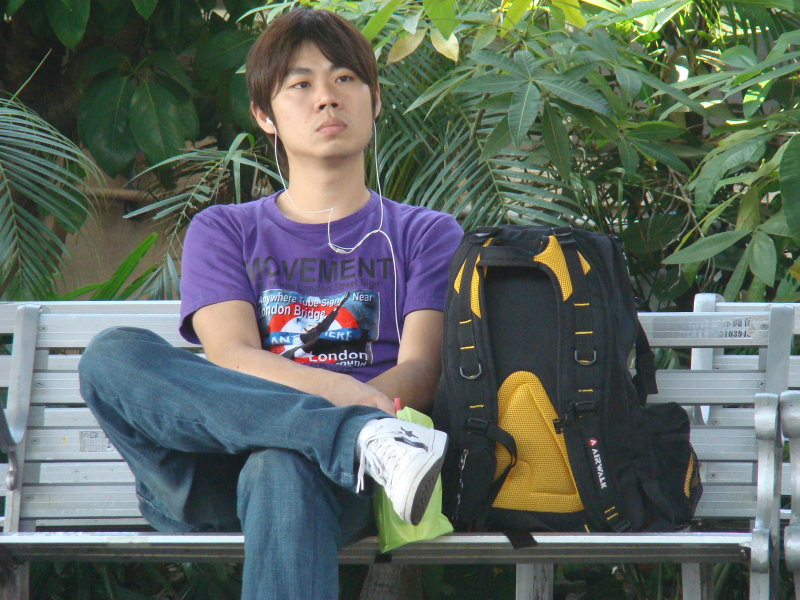 月台旅客特寫2009台中火車站台灣鐵路旅遊攝影