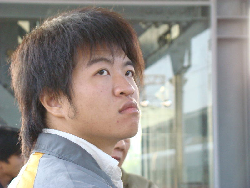 月台旅客特寫2009台中火車站台灣鐵路旅遊攝影