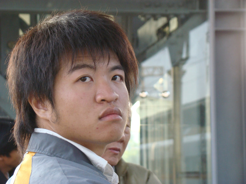 月台旅客特寫2009台中火車站台灣鐵路旅遊攝影