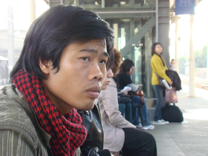 月台旅客特寫2009台中火車站台灣鐵路旅遊攝影