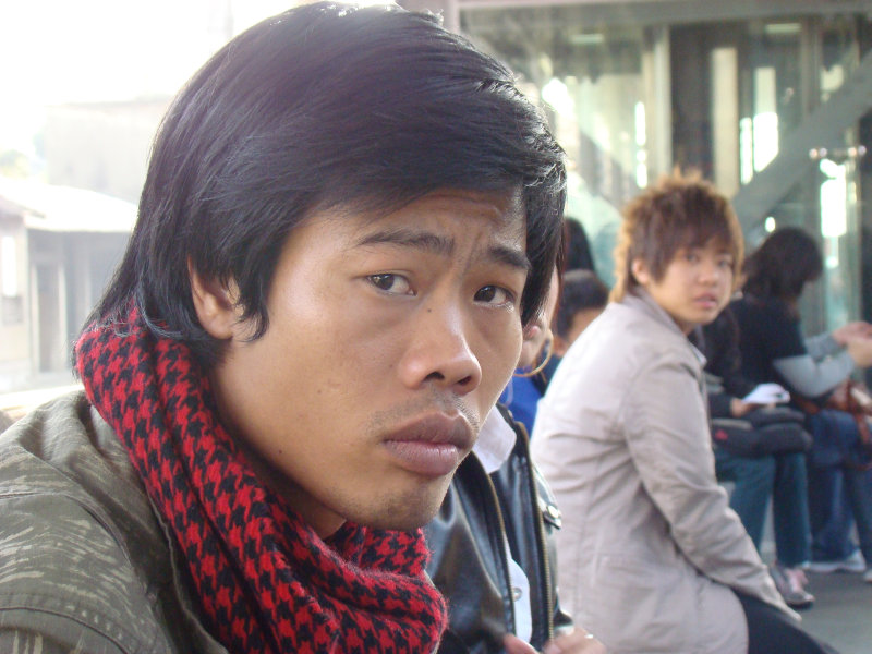 月台旅客特寫2009台中火車站台灣鐵路旅遊攝影