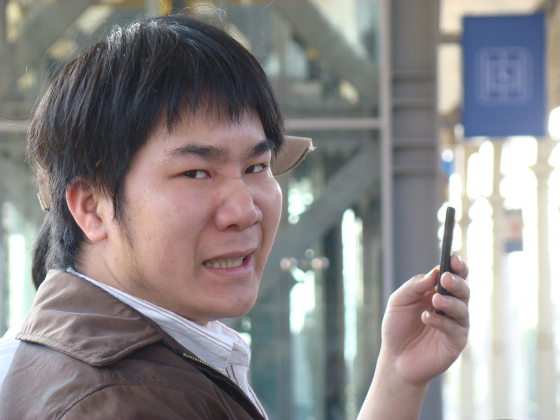 月台旅客特寫2009台中火車站台灣鐵路旅遊攝影