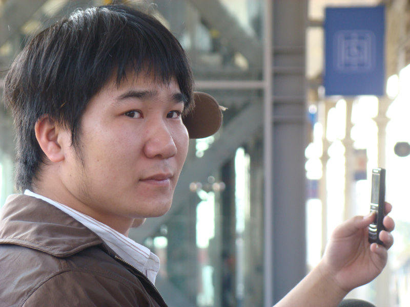 月台旅客特寫2009台中火車站台灣鐵路旅遊攝影