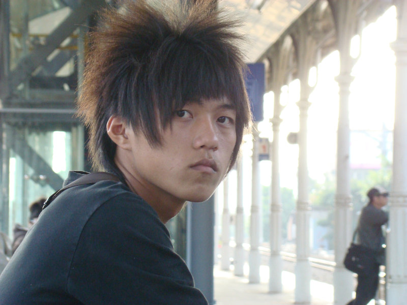 月台旅客特寫2009台中火車站台灣鐵路旅遊攝影