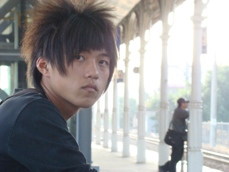 月台旅客特寫2009台中火車站台灣鐵路旅遊攝影