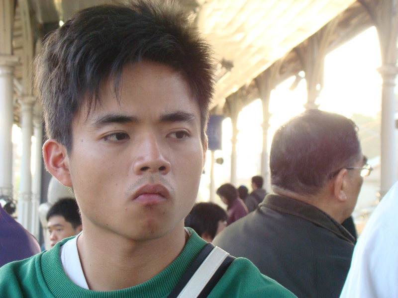 月台旅客特寫2009台中火車站台灣鐵路旅遊攝影