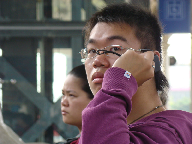 月台旅客特寫2009台中火車站台灣鐵路旅遊攝影