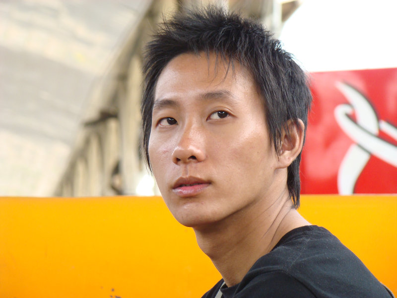 月台旅客特寫2009台中火車站台灣鐵路旅遊攝影