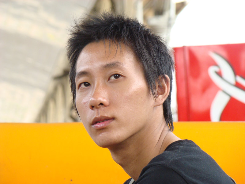 月台旅客特寫2009台中火車站台灣鐵路旅遊攝影