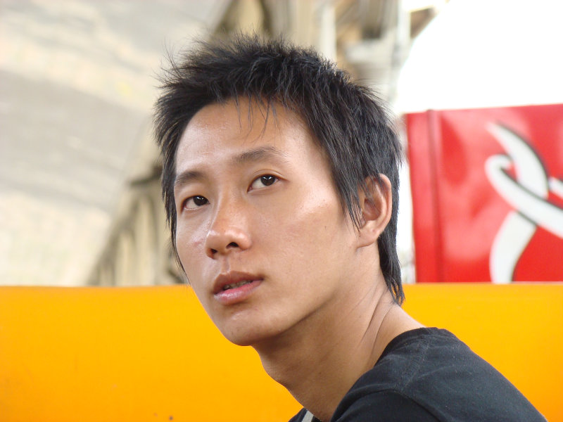 月台旅客特寫2009台中火車站台灣鐵路旅遊攝影