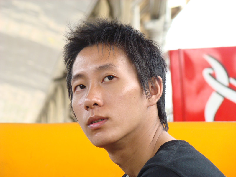 月台旅客特寫2009台中火車站台灣鐵路旅遊攝影