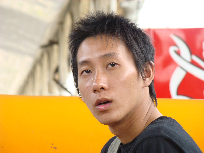 月台旅客特寫2009台中火車站台灣鐵路旅遊攝影