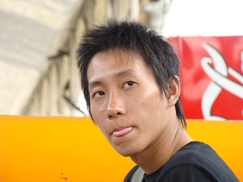 月台旅客特寫2009台中火車站台灣鐵路旅遊攝影