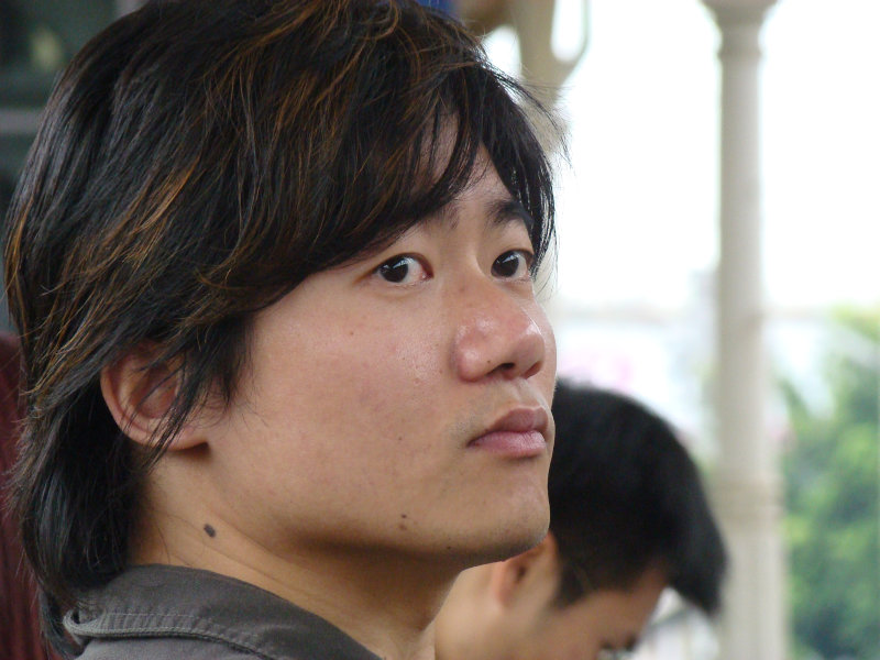 月台旅客特寫2009台中火車站台灣鐵路旅遊攝影