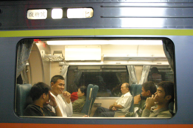 柴快台灣鐵路旅遊攝影