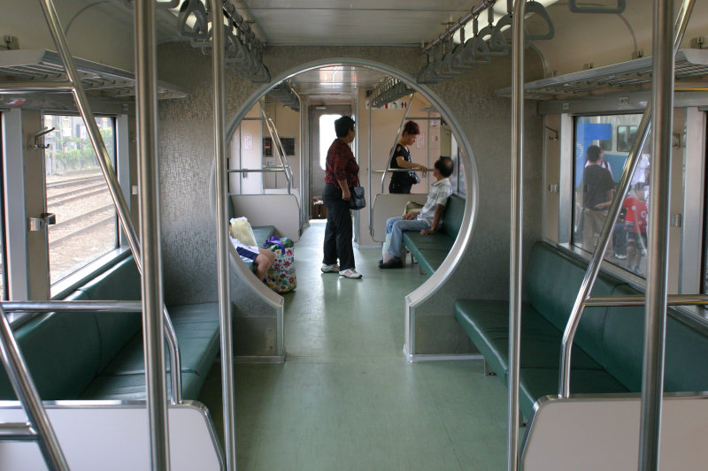 柴快台灣鐵路旅遊攝影