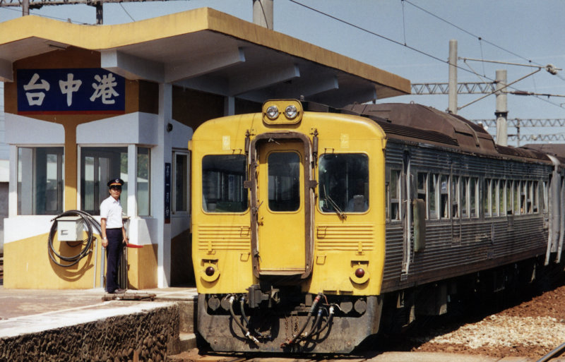 柴快台灣鐵路旅遊攝影
