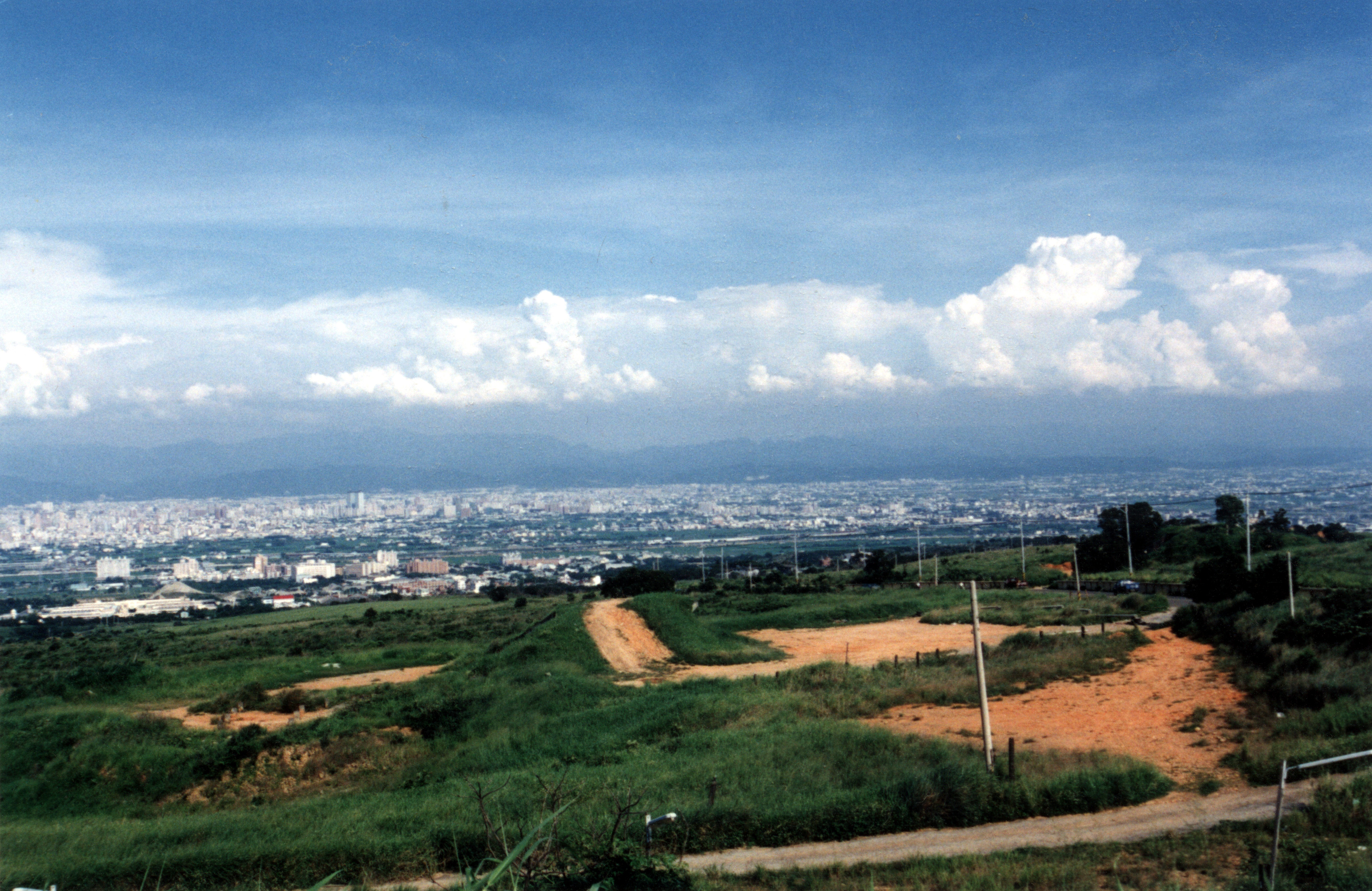 旅遊風景攝影 台中市南屯大度山望高寮 遠眺下晴天的台中市
